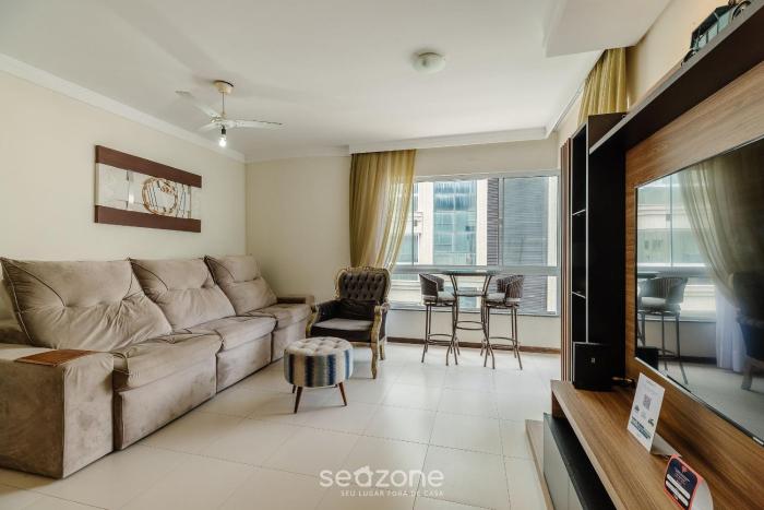 seaview apt w bbq 50m from beach att0602