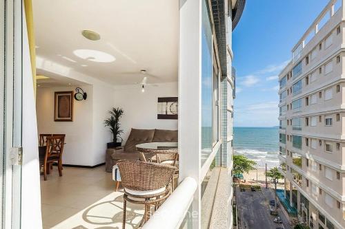 seaview apt w bbq 50m from beach att0602