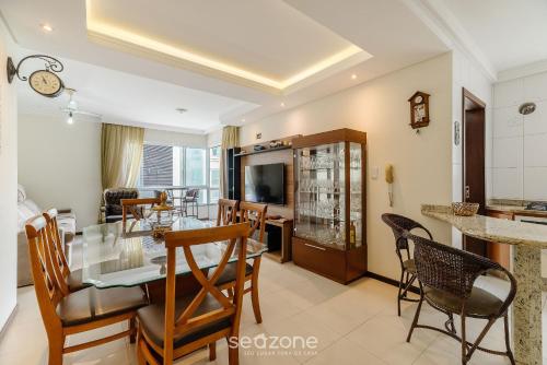 seaview apt w bbq 50m from beach att0602