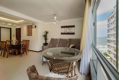 seaview apt w bbq 50m from beach att0602