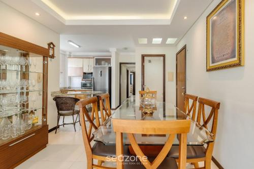 seaview apt w bbq 50m from beach att0602