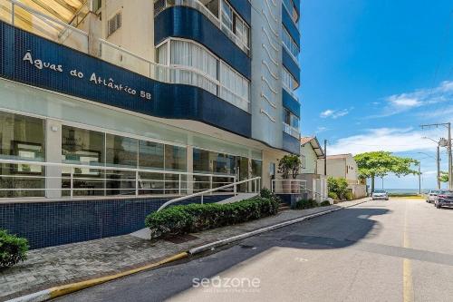 seaview apt w bbq 50m from beach att0602