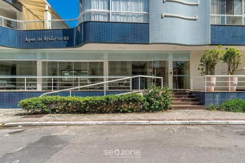 seaview apt w bbq 50m from beach att0602
