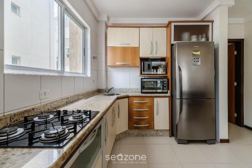 seaview apt w bbq 50m from beach att0602