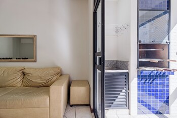 Apt W/ Balcony 150M From Sea Meia Praia Rcb405,,2 star