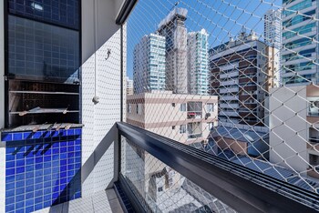 Apt W/ Balcony 150M From Sea Meia Praia Rcb405,,2 star