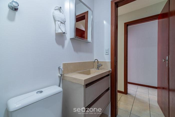 apt w balcony 150m from sea meia praia rcb405