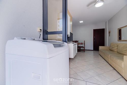 apt w balcony 150m from sea meia praia rcb405