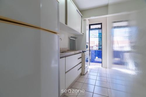 apt w balcony 150m from sea meia praia rcb405