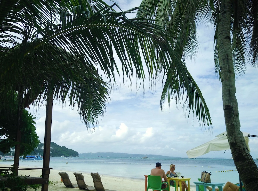 aissatou beach resort