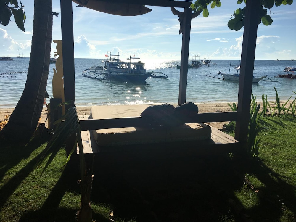aissatou beach resort