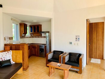 Aissatou Beach Resort,Boracay>>Balabag,3 star