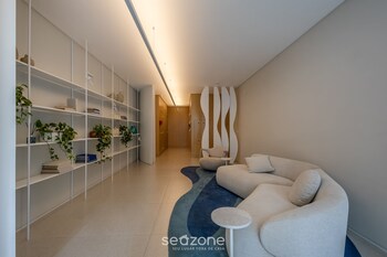 2br apt w balcony near the sea mts1503
