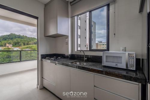 2br apt w balcony near the sea mts1503