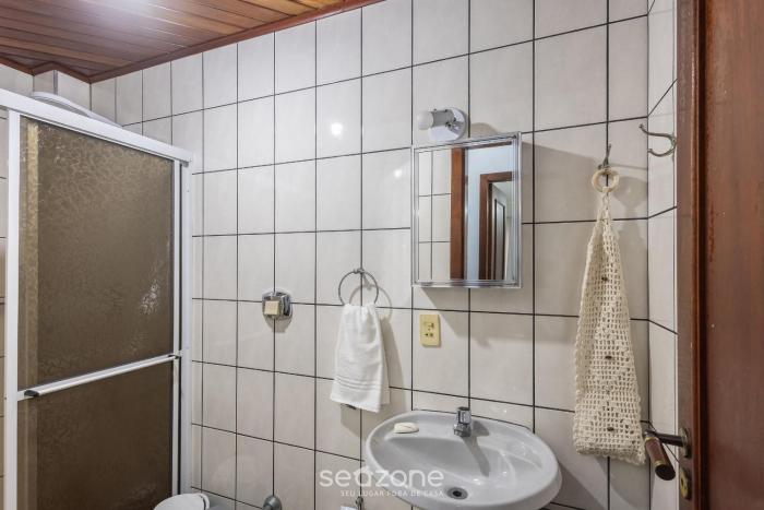 apt w balcony seafront in meia praia ceo0104