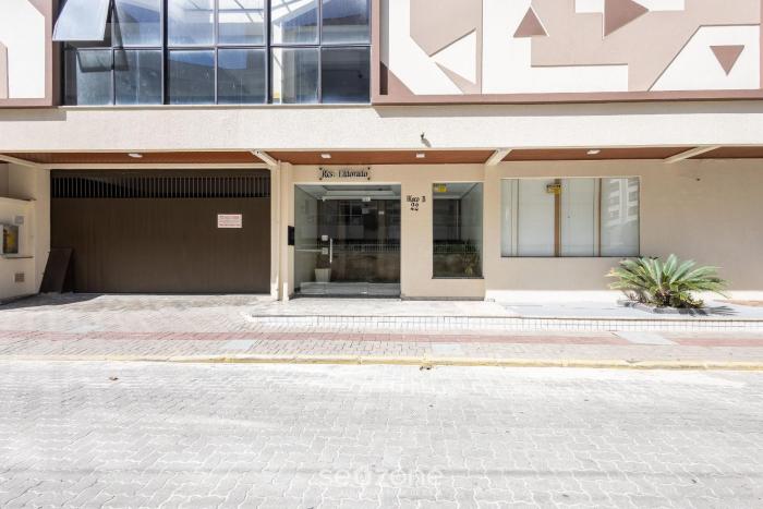 apt w balcony seafront in meia praia ceo0104