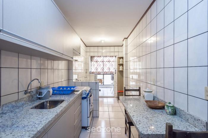 apt w balcony seafront in meia praia ceo0104