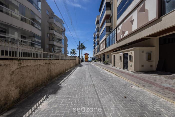 apt w balcony seafront in meia praia ceo0104