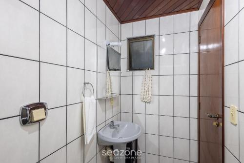 apt w balcony seafront in meia praia ceo0104