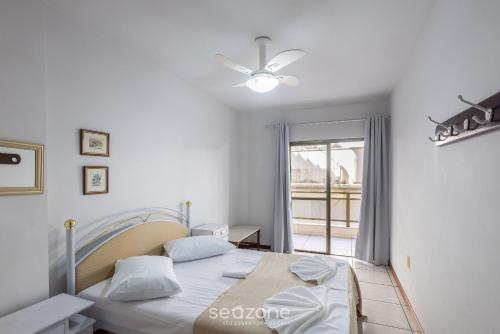 apt w balcony seafront in meia praia ceo0104