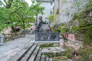 fenghuang yiquan river view bandb