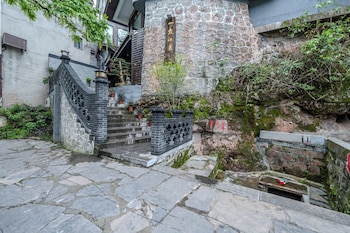 fenghuang yiquan river view bandb