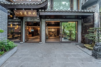 fenghuang yiquan river view bandb