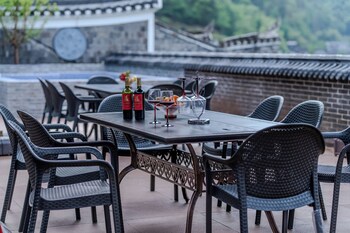 fenghuang yiquan river view bandb