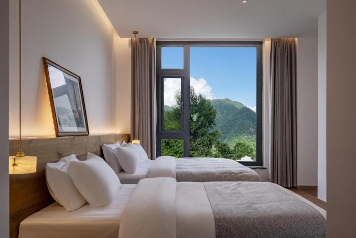 yunfu mid hill resort hotel