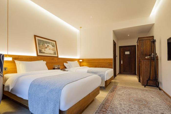 yunfu mid hill resort hotel