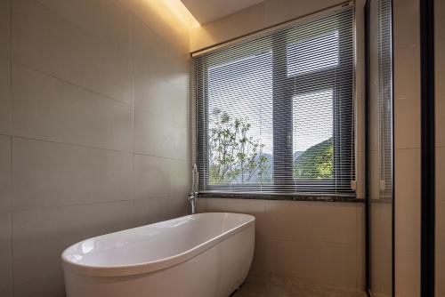 yunfu mid hill resort hotel