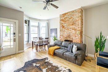 Jungle House Boutique Lofts – Downtown Columbus & Short North,,5 star