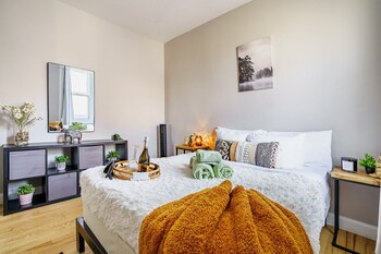 Jungle House Boutique Lofts – Downtown Columbus & Short North,,5 star