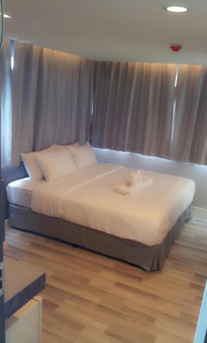 nantra ploenchit