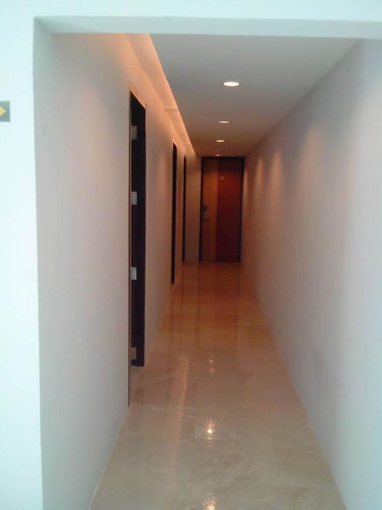 nantra ploenchit