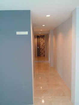 nantra ploenchit