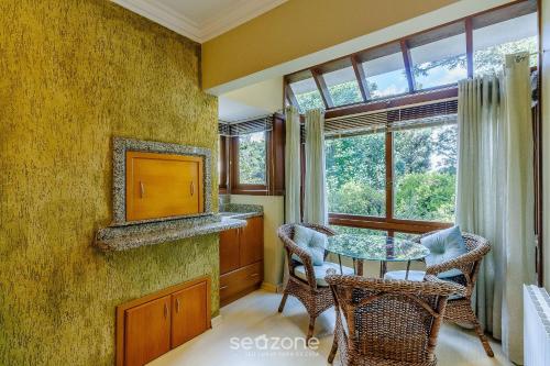 Apt With Fireplace 300M From Mini Mundo Vfi0103,,2 star