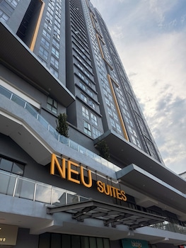 downtown retreat 2br at neu suites