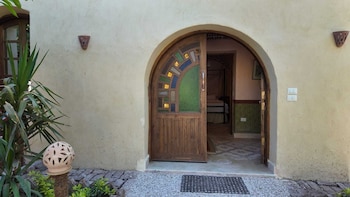 eljuneina villas