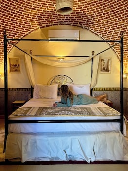 Eljuneina Villas,,4 star