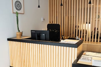 urban cube hostel granada