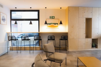 urban cube hostel granada