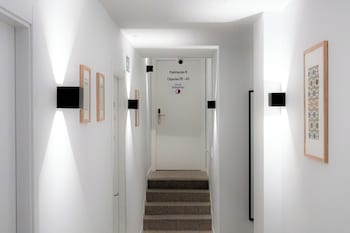 urban cube hostel granada