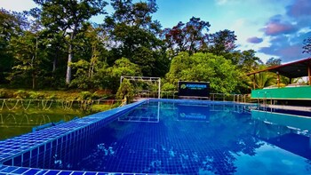 kingfisher jungle stay by terastay