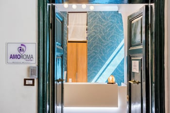 nicole suite