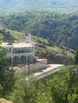 serge hotel