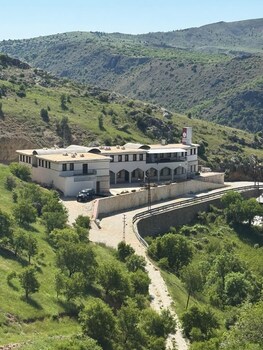 serge hotel