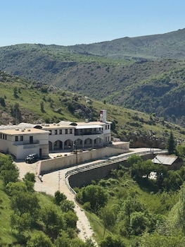 serge hotel