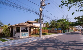 apt in a seaside condominium itacimirim ba iab109