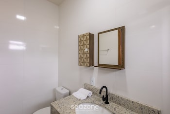 Rhes - Apt 2 Min From The Beach In Bombinhas,,2 star